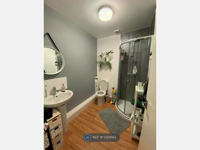 2 Bedroom Flat To Rent In Foxhall Road, Nottingham, NG7