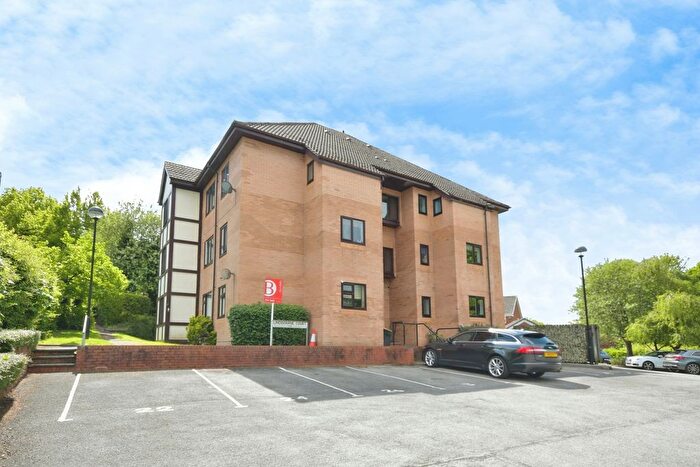 1 Bedroom Flat For Sale In Lindisfarne Court, Chesterfield, Derbyshire, S40