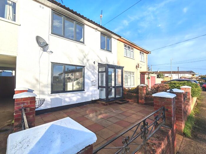 3 Bedroom Terraced House For Sale In Milburn Crescent, Chelmsford, CM1