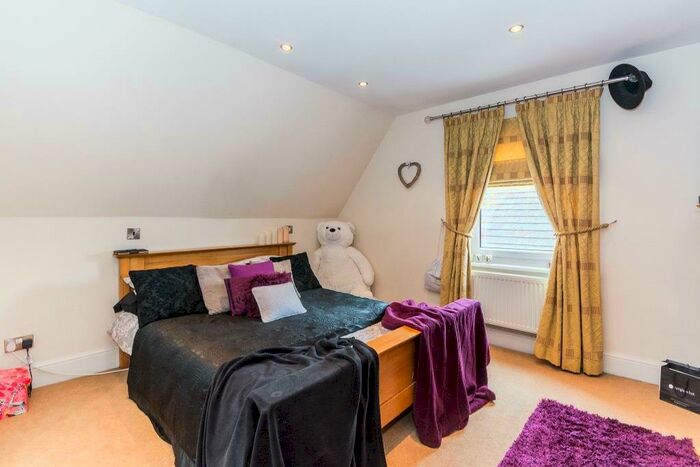 2 Bedroom Apartment To Rent In Regent Square, Doncaster, DN1