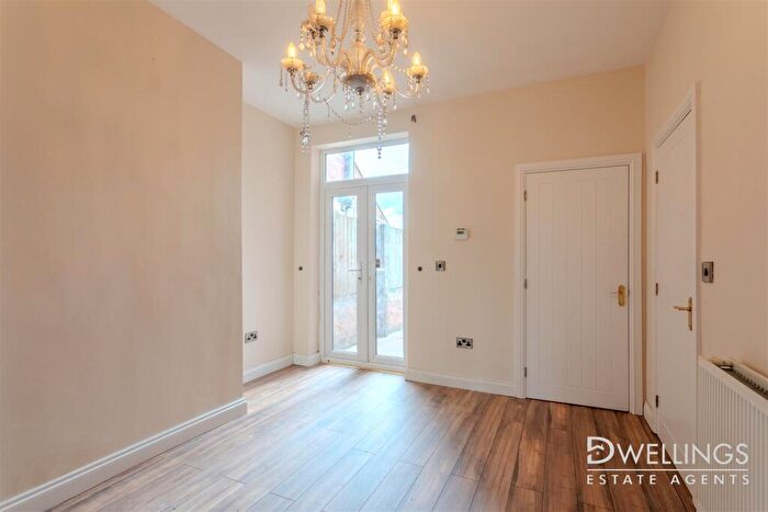3 Bedroom Terraced House For Sale In Swadlincote Road, Woodville, DE11