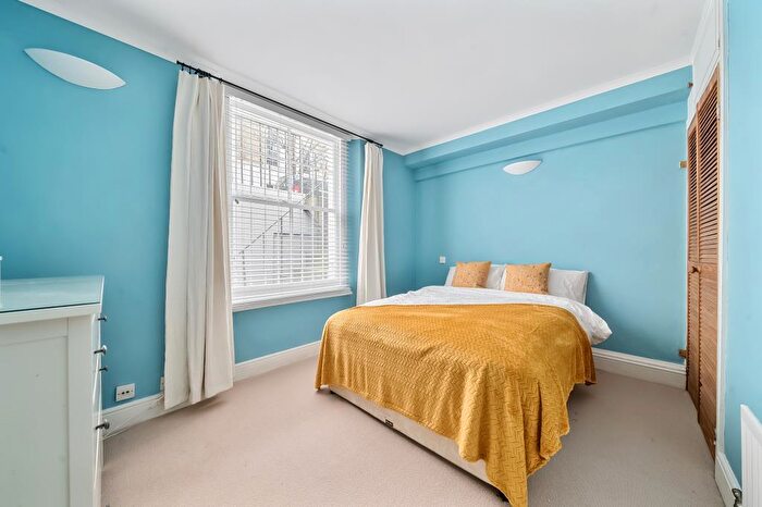 2 Bedroom Apartment To Rent In Ifield Road, Chelsea, SW10