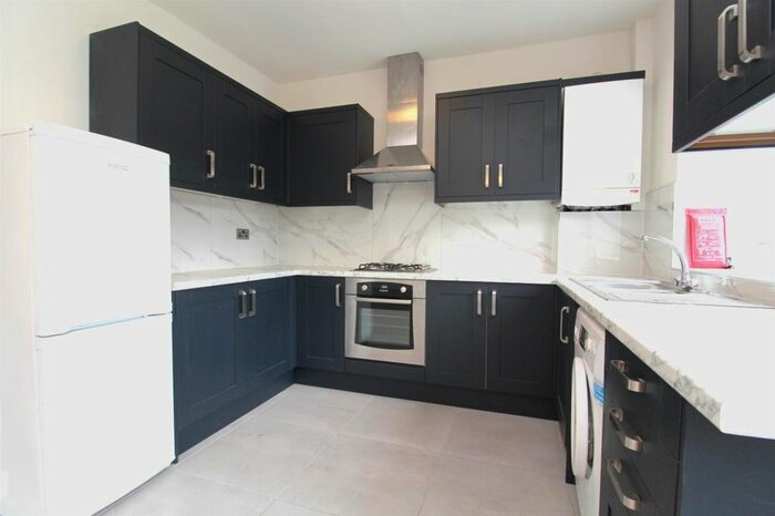 3 Bedroom Maisonette To Rent In Larkshall Road, London, E4