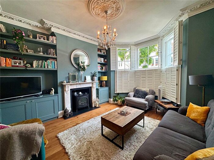 2 Bedroom Flat To Rent In Montague Road, London, N8