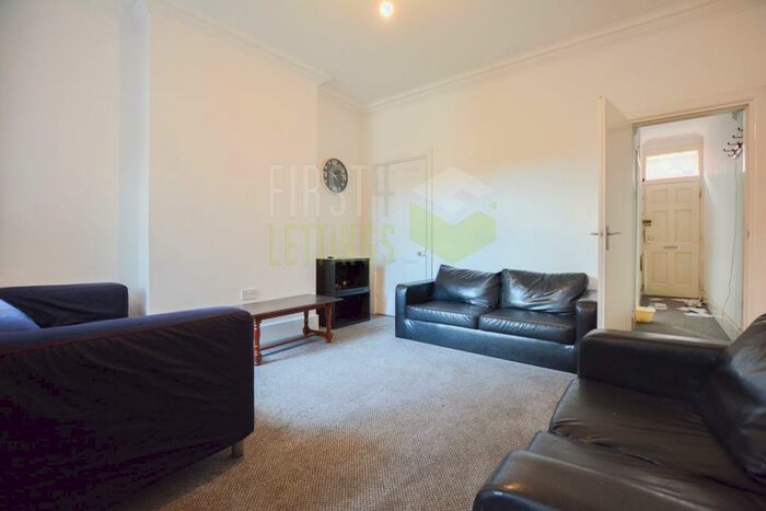 4 Bedroom Terraced House To Rent In Lytham Road, Leicester, LE2