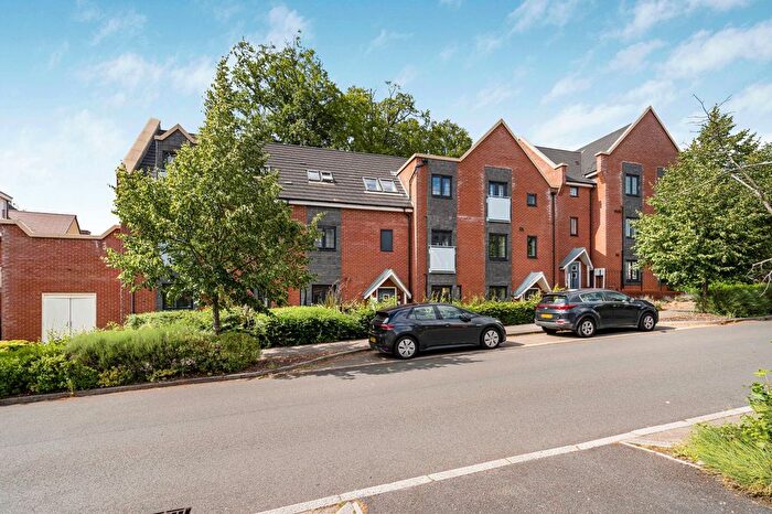 2 Bedroom Flat For Sale In Kennedy Avenue, High Wycombe, HP11