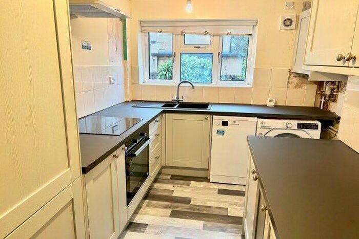 2 Bedroom Flat To Rent In The Flatts, Nottingham, NG9