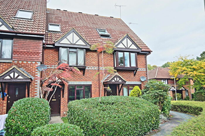 1 Bedroom Flat To Rent In Oriental Road, Woking, GU22