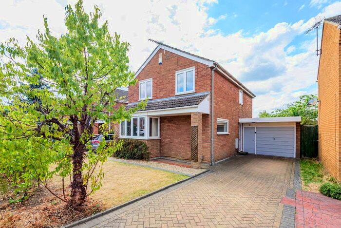 4 Bedroom Detached House To Rent In Kingfisher Court, Twyford, Reading, Berkshire, RG10