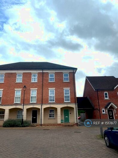 3 Bedroom Semi-Detached House To Rent In Alner Road, Blandford Forum, DT11