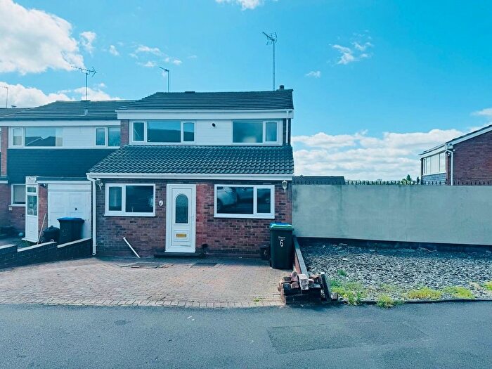 4 Bedroom Semi-Detached House To Rent In Templemore Drive, Birmingham, B43