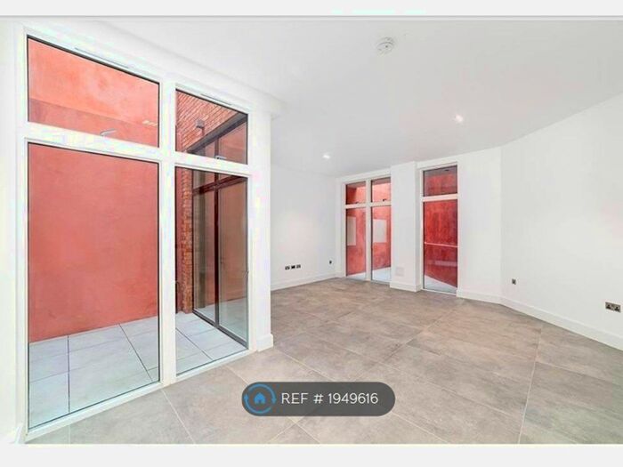 3 Bedroom Terraced House To Rent In Penrose Mews, London, SW6