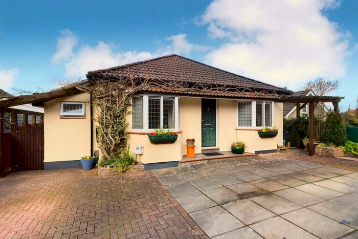 2 Bedroom Detached House For Sale In Clevedon Lane, Clapton In Gordano, Bristol, BS20