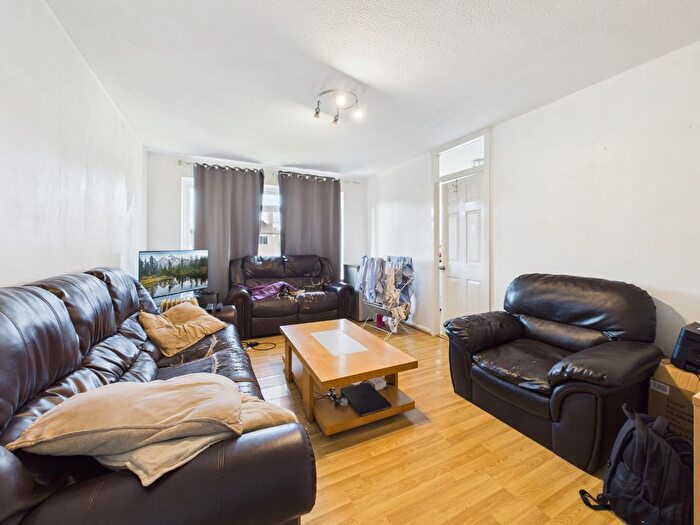 1 Bedroom Semi-detached House For Sale In St. Johns Road, Sidcup, Kent, DA14