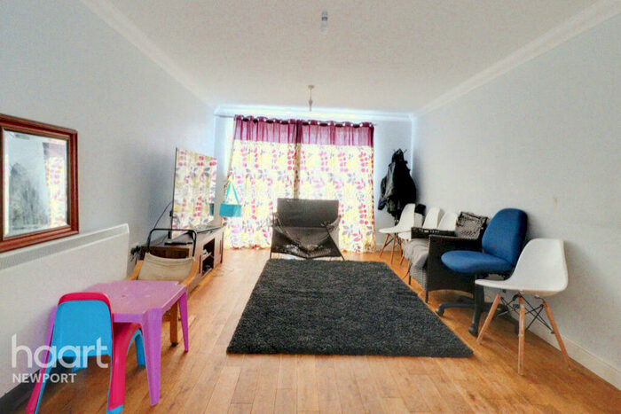 2 Bedroom Apartment For Sale In Alicia Crescent, Newport, NP20