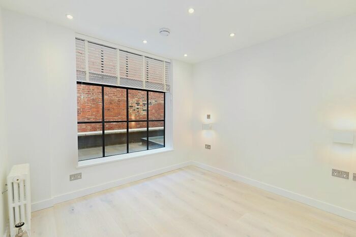 2 Bedroom Flat To Rent In William Iv Street, London, WC2N