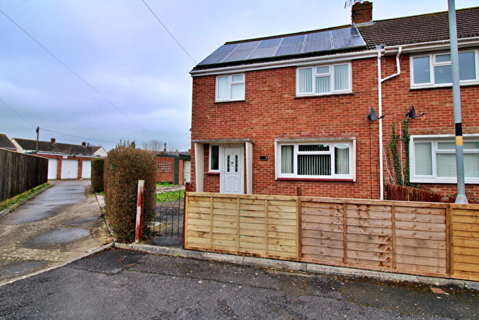 3 Bedroom Semi Detached House For Sale In Wessex Close, Melksham, Wiltshire, SN12