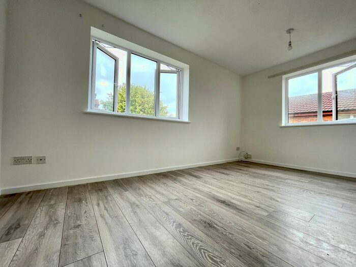 2 Bedroom Flat To Rent In Speedwell Close, Cherry Hinton, Cambridge, CB1