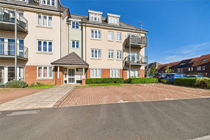 1 Bedroom Flat For Sale In Waggoners Walk, Aldershot, Hampshire, GU12