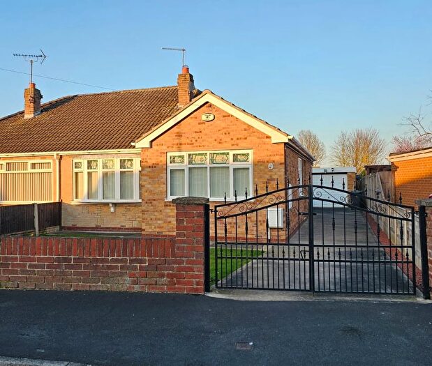 3 Bedroom Semi-Detached Bungalow For Sale In Herrick Road, Doncaster, DN3