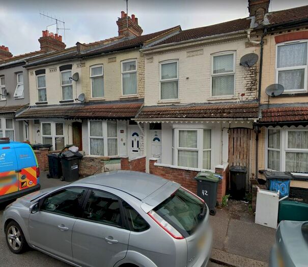 3 Bedroom Property To Rent In Ivy Road, Luton, LU1