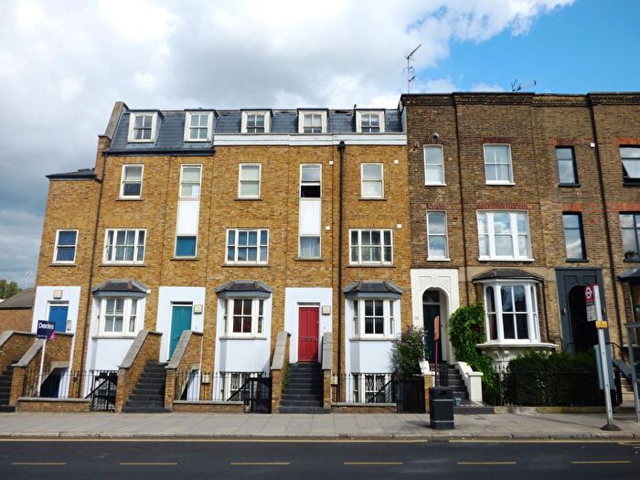 3 Bedroom Flat To Rent In Grove Road, London, E3