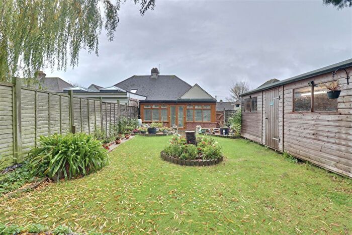 2 Bedroom Semi-detached Bungalow For Sale In The Crossway, Fareham, PO16