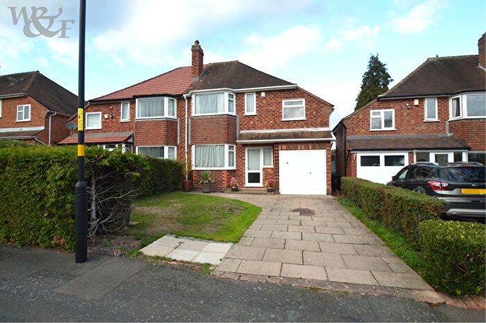 3 Bedroom Semi Detached House For Sale In Eastleigh Croft, Sutton Coldfield, B76