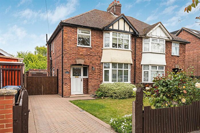 3 Bedroom Semi-Detached House For Sale In Perne Road, Cambridge, CB1