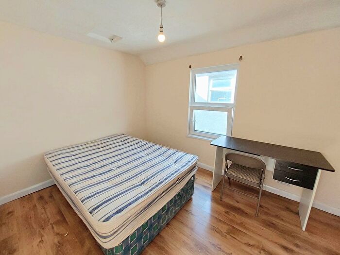 2 Bedroom Flat To Rent In Colum Road, Cardiff, CF10