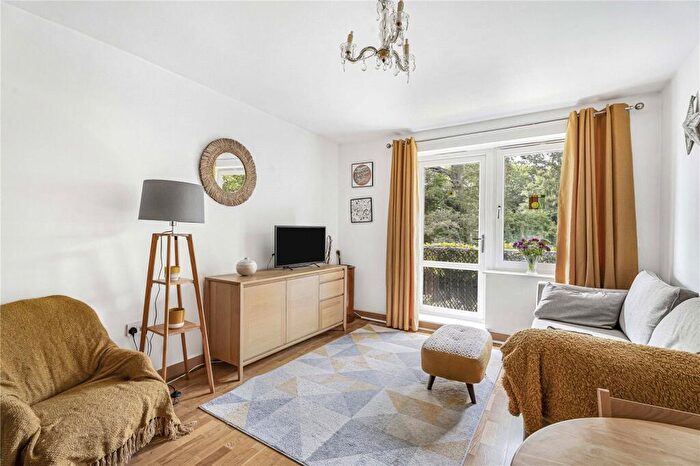 1 Bedroom Apartment For Sale In Elder Court, Mead Lane, Hertford, SG13
