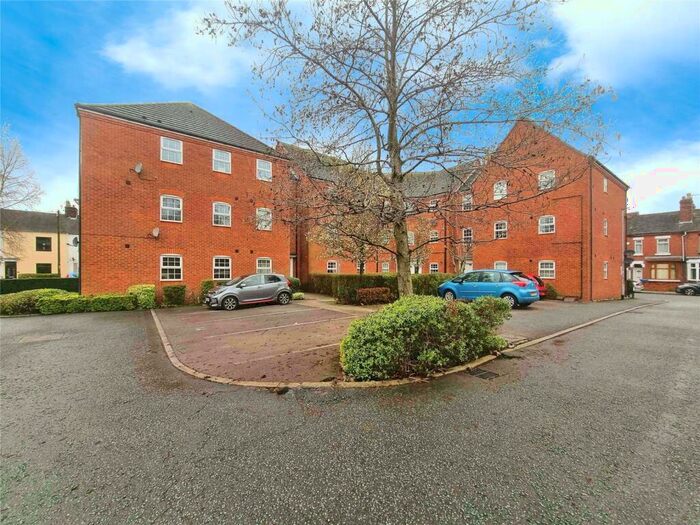 2 Bedroom Flat For Sale In Fenton Hall Close, Stoke-on-Trent, Staffordshire, ST4