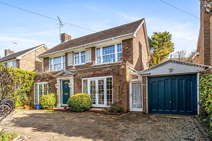 3 Bedroom Detached House For Sale In Woodland Drive, Hove, BN3