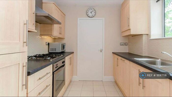 1 Bedroom Flat To Rent In Constantine Road, London, NW3