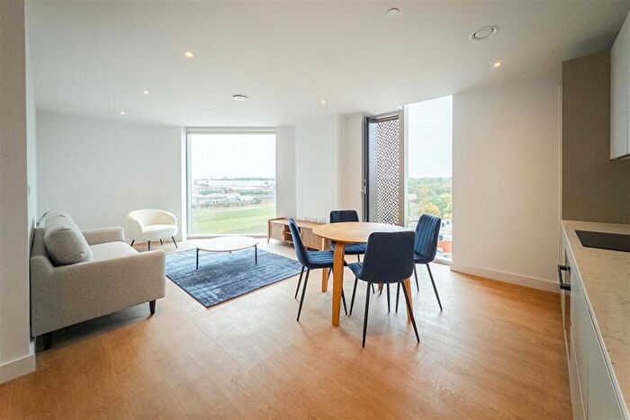 2 Bedroom Apartment To Rent In Park View, Victoria Riverside, M4