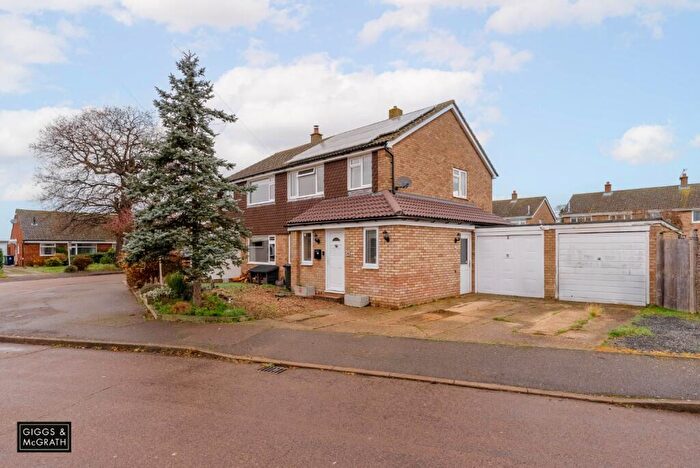 3 Bedroom Semi-Detached House For Sale In Evans Close, Brampton, Huntingdon, Cambridgeshire, PE28