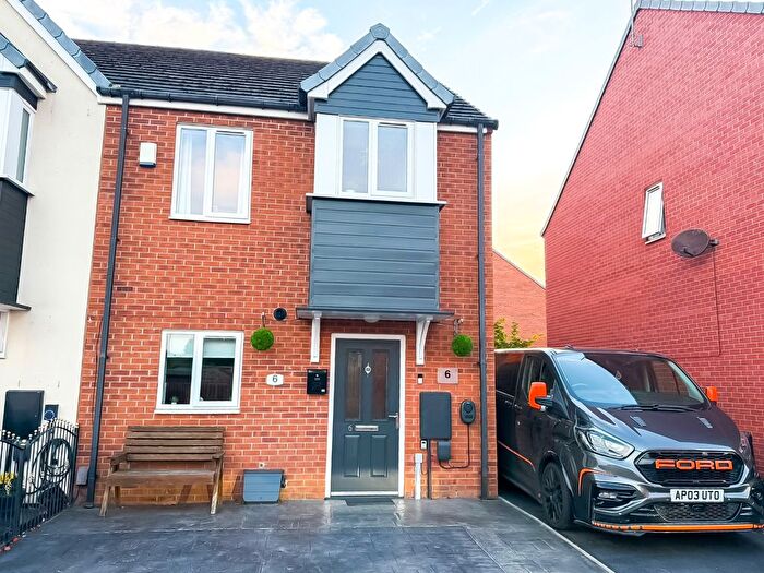 3 Bedroom Semi-Detached House For Sale In Harrington Road, Redcar, TS10