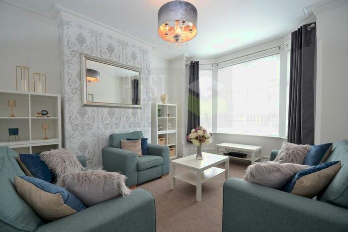 6 Bedroom Flat To Rent In Kimberley Road, Highfields, LE2