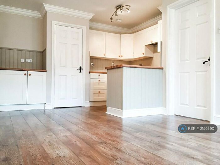 1 Bedroom Flat To Rent In Calcott Park, Yateley, GU46