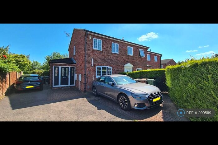 3 Bedroom End Of Terrace House To Rent In Lindsey Road, Luton, LU2