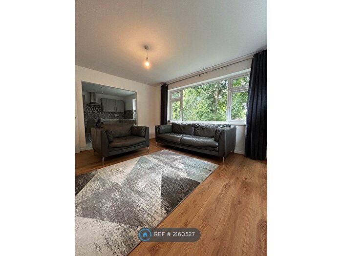 2 Bedroom Flat To Rent In Menlove Avenue, Liverpool, L18