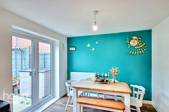 3 Bedroom Semi-Detached House For Sale In Worrall Drive, Rochester, ME1