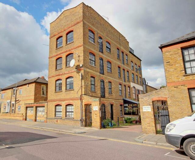 1 Bedroom Apartment To Rent In Tower Mews, Hackney, E5