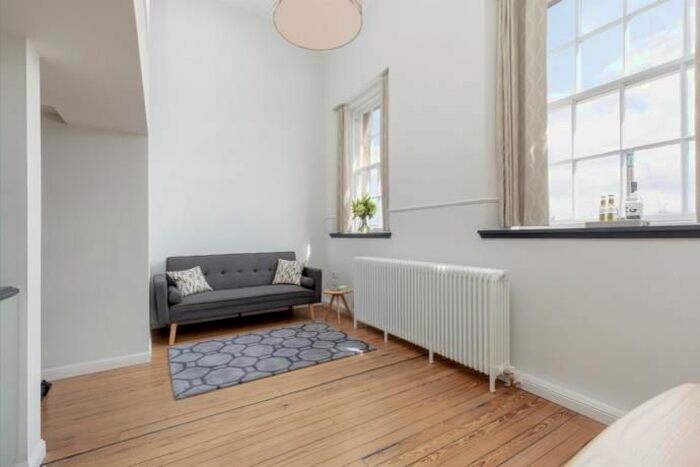 1 Bedroom Flat To Rent In Flat, Mcdonald Road, Edinburgh, EH7