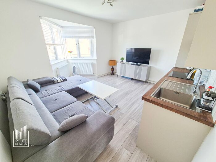 2 Bedroom Flat To Rent In Wharf Road, London, N1