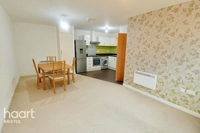 2 Bedroom Apartment To Rent In Chimney Steps, Bristol, BS2
