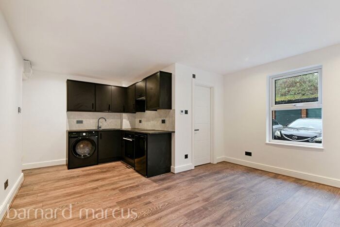 Property To Rent In Turnpike Lane, Sutton, SM1