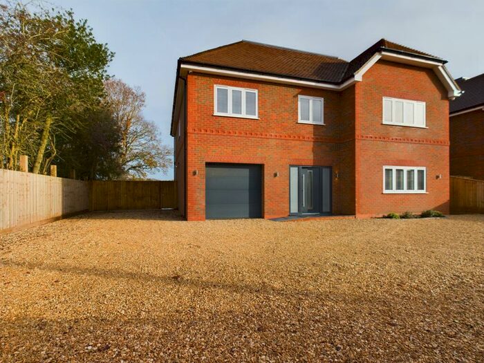 5 Bedroom Detached House To Rent In Baughurst Road, Baughurst, Tadley, RG26