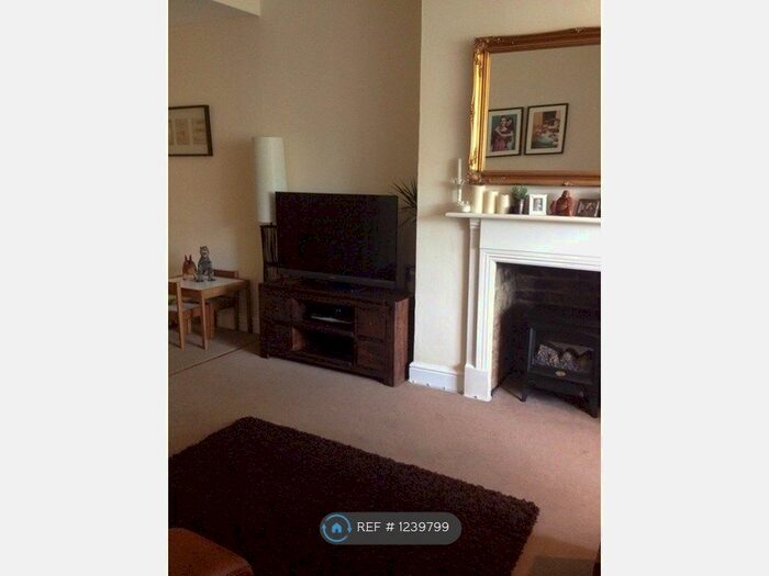 2 Bedroom Flat To Rent In Holmesdale Road, Sevenoaks, TN13