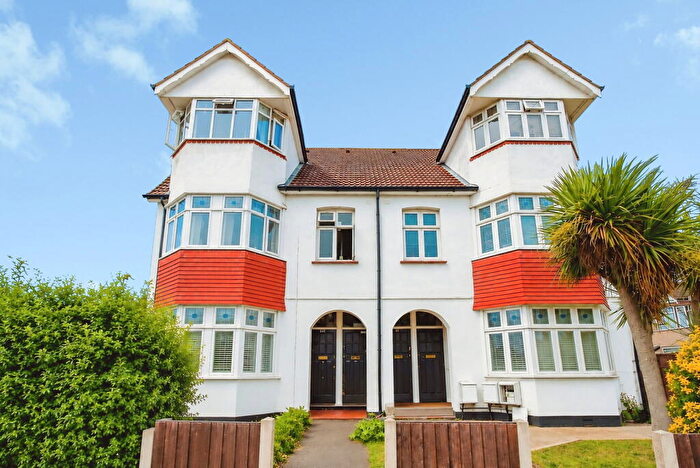 2 Bedroom Flat For Sale In Sutton Road, Southend On Sea, SS2